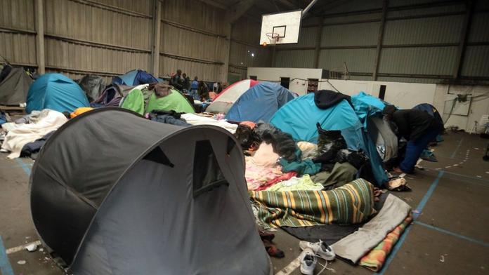 Imigranti žili v neuvěřitelné špíně! Fotky z utečeneckého kempu