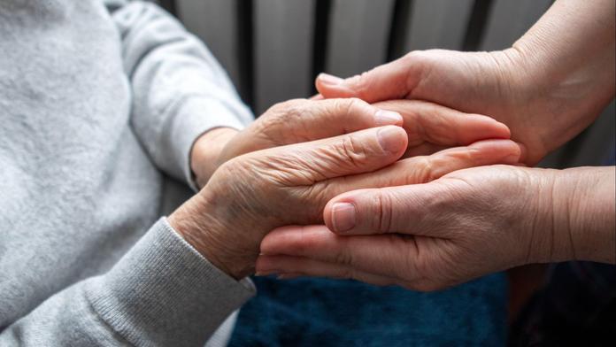 Lékař měl zabít 15 pacientů. Soud mu uložil nejpřísnější trest