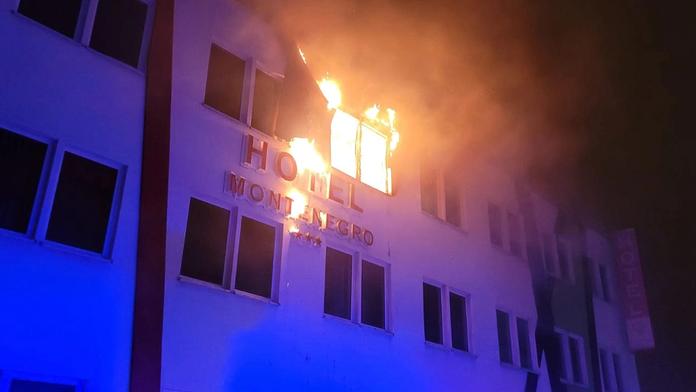 Plameny poničily hotel v Bruntále, škoda je miliónová