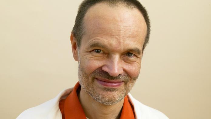 Doktor Nešpor radí: Kdy jsem závislý na alkoholu? Jak se léčit?
