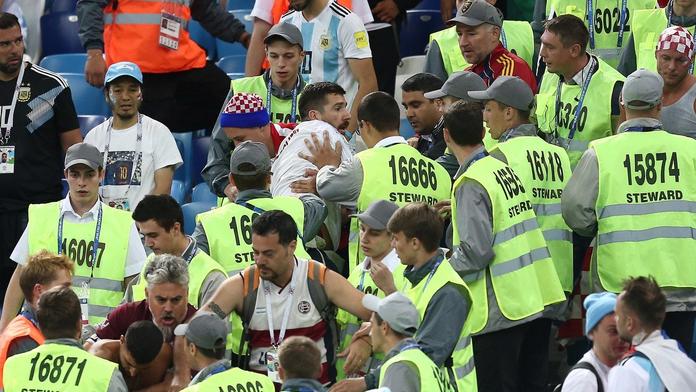 Argentinci neunesli porážku, s Chorvaty se řezali v ochozech!