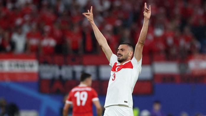 Velká rána pro Turecko. Osmifinálový hrdina by měl dostat dvouzápasový trest