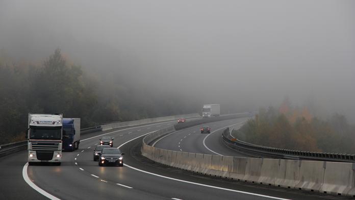 NEHODA NA D1: Dva kamiony se srazily s dodávkou, na místě jsou zranění
