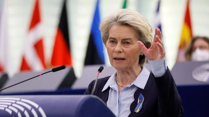 Von der Leyenová slibuje občanům EU, že je ochrání před Putinem