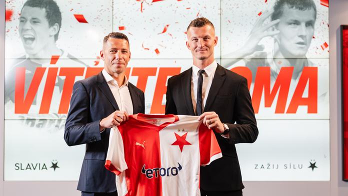 Fotbalisté Marek Suchý (vlevo) a Tomáš Necid se vrací do Slavie