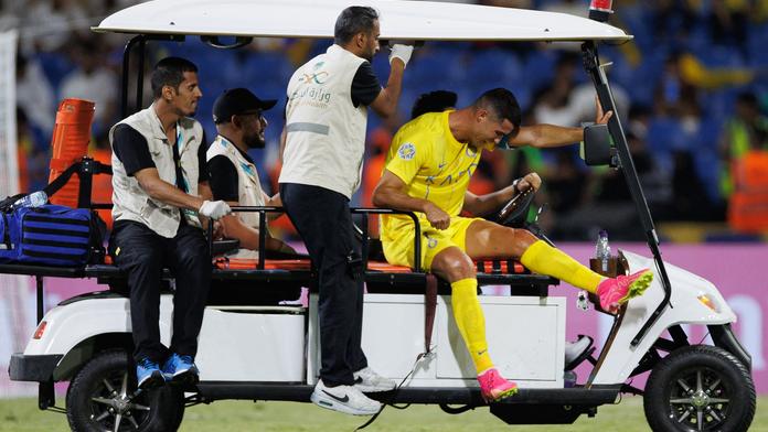 Ronaldo dvěma góly vystřelil Al Nassru pohár. Hřiště ale opouštěl v bolestech
