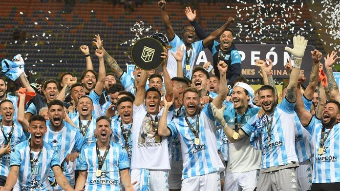 Bláznivý zápas v argentinském poháru. Rozhodčí rozdal 11 červených karet