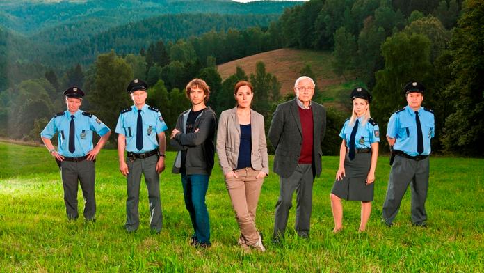 Kdy se po svátcích vrátí oblíbené seriály? TV Nova chystá i novinku!