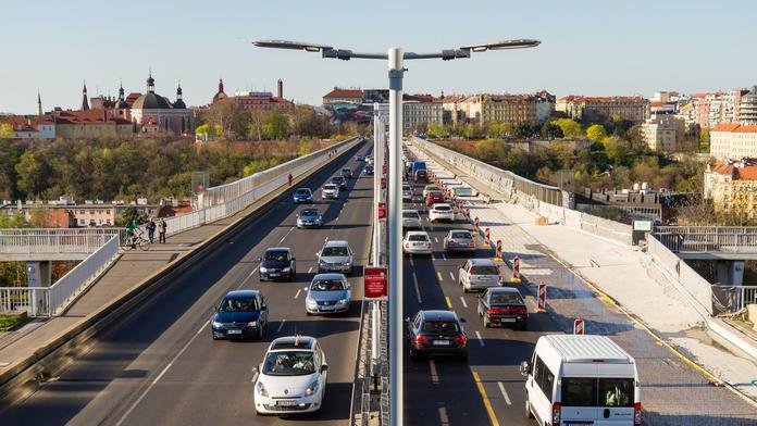 Praha vyhání z ulic náklaďáky. Starší vozidla se do centra nedostanou!