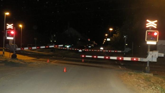 Cyklista projížděl závory. Zabil ho vlak