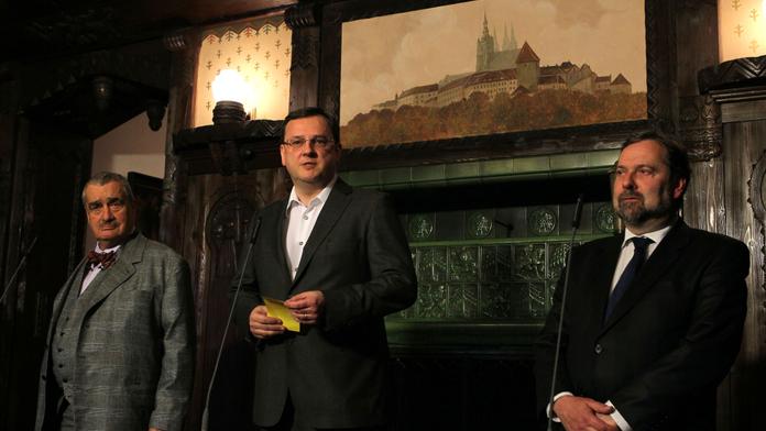Koalice se rozpadne v pátek. To, co dříve slíbila, ale chce v parlamentu stále prosadit