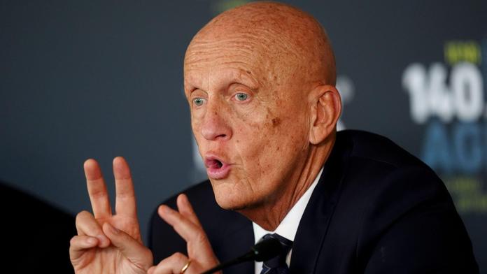 Šéf rozhodčích FIFA Pierluigi Collina