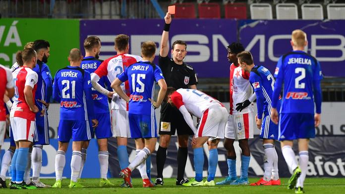 Slavia hrála v deseti a veze z Olomouce bod, Liberec zničil Zlín