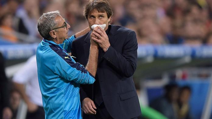 Když Italové slaví: Conte musel za doktorem, Buffon hodil záda!