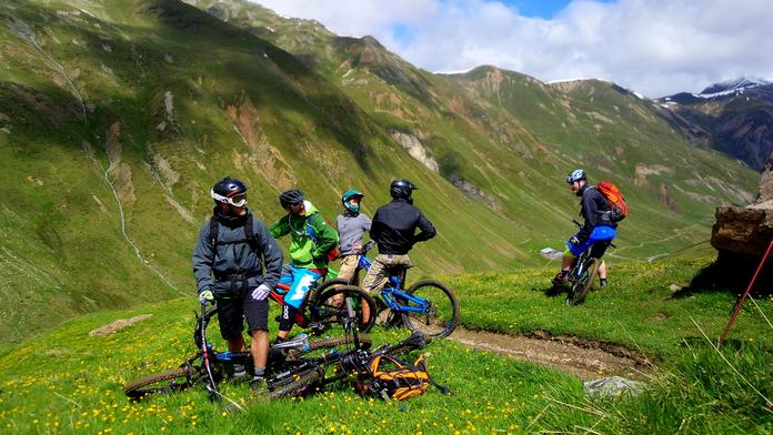 Na kola do Itálie: Nejen bikerské traily, ale i skvělé jídlo a zábava!