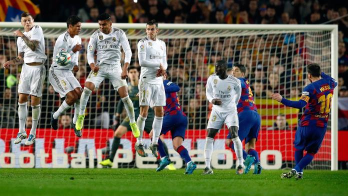 El Clásico vítěze nepoznalo, po vypjatém derby zůstává na čele Barcelona