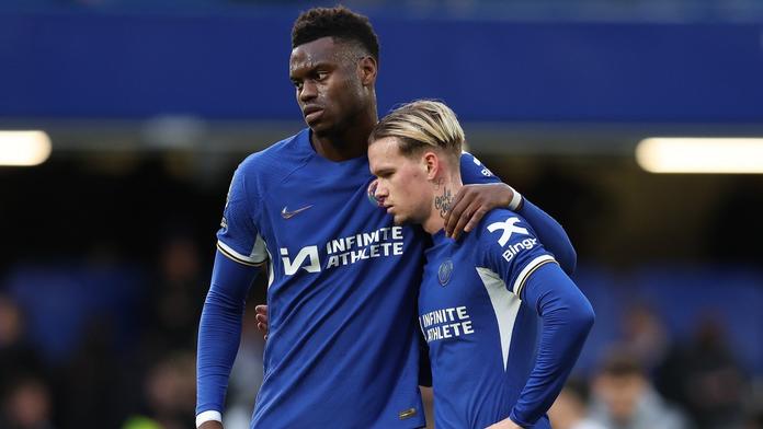 Kam kráčíš, Chelsea? Hvězdné posily litují, že podepsaly dlouholeté smlouvy