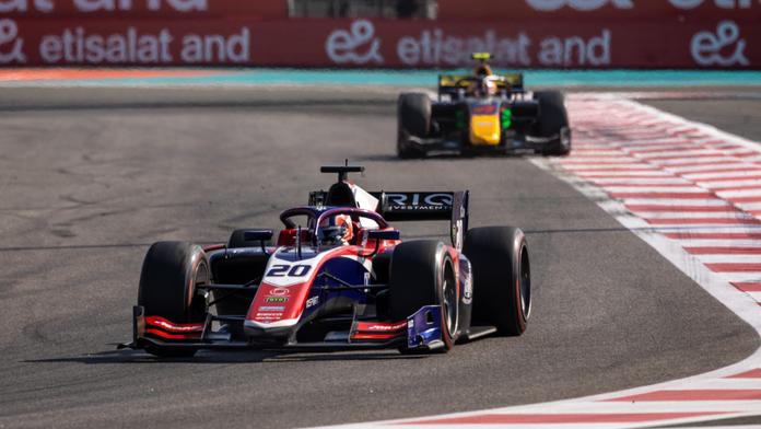 český závodník Roman Staněk ve Formuli 2