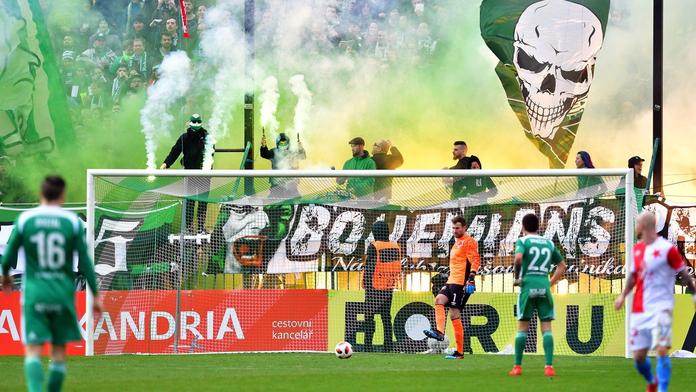 Druhý knockout pro Bohemians! Tentokrát od rozhněvané fanynky
