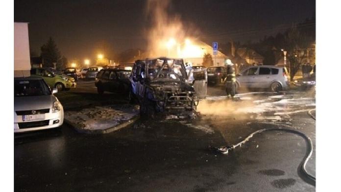 Hejtman včera nastoupil do funkce, dnes mu zapálili luxusní auto!