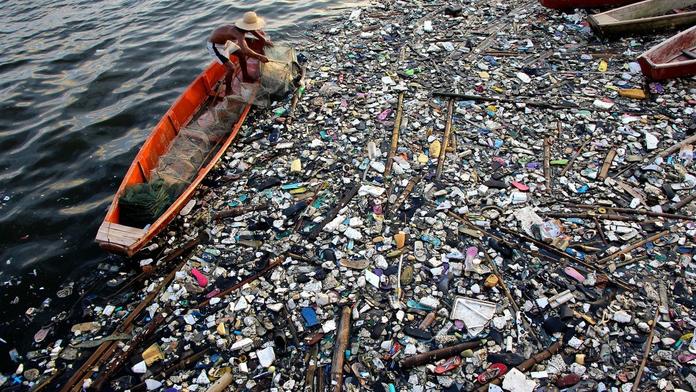 V Tichém oceánu je obří kontinent z plastu! Je větší, než se myslelo