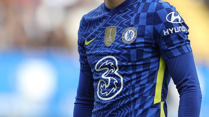 Stránka pro dospělé nabízí Chelsea balík. Na dresu Blues chce své logo