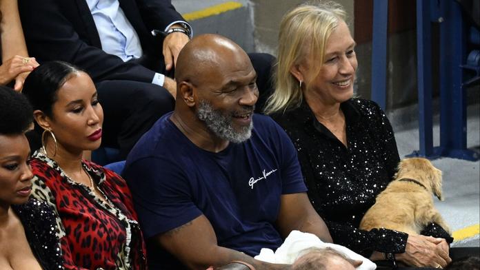 Tyson se vyjádřil ke svému zdraví, pak se objevil na US Open po boku Navrátilové