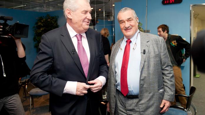 Zeman dostal na účet peníze na autobus. Aby odjel na Vysočinu