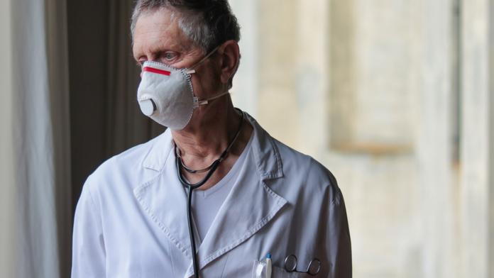Od důchodu ho dělily hodiny. Po 34 letech ve zdravotnictví přišel hořký konec