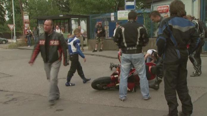 Jak dopadl motorkář vybouraný na protestním srazu