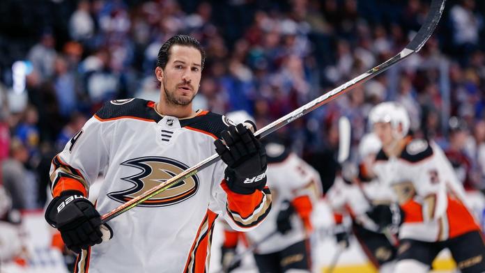 Columbus zpevnil defenzivu, Devils podepsali dravé mládí!