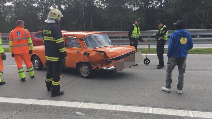 Nehoda zablokovala D1! Kolona už má 10 kilometrů, 2 zranění