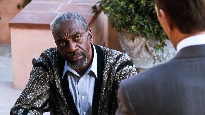 Bill Cobbs ve filmu Osobní strážce, 1992