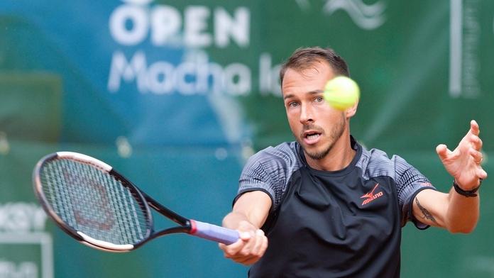Rosol na úspěšnou kvalifikaci nenavázal. Ve Stockholmu končí v prvním kole