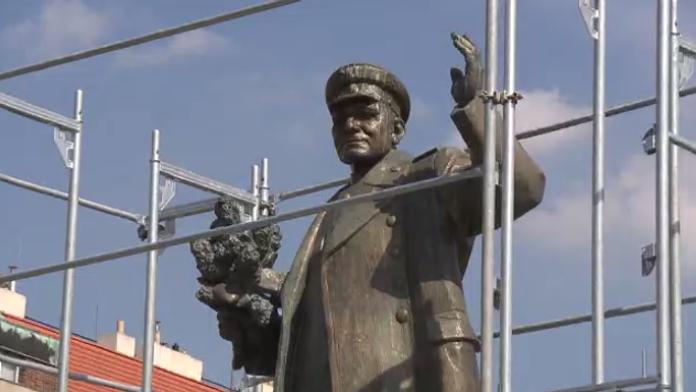 Ozvala se dcera maršála Koněva: Sochu chce odvézt do Moskvy!
