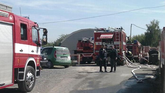 V pražské Hostivaři hořela kancelář a stavební buňky