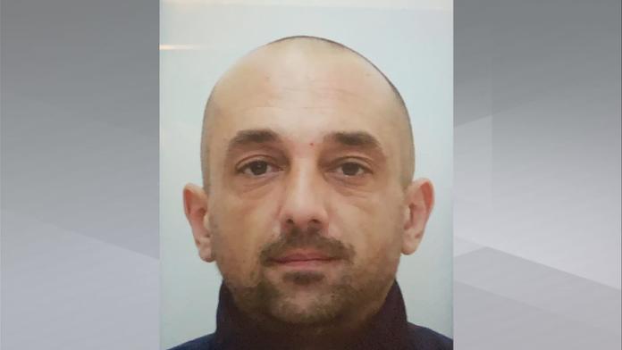Policie prověřuje násilný trestný čin v Plzni. Hledá 36letého cizince