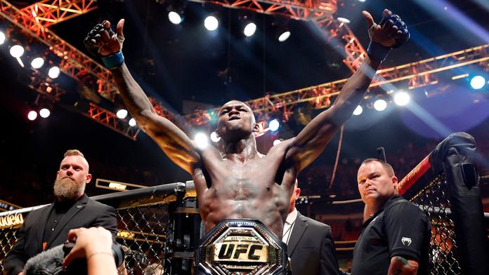 Zápasník Adesanya zpátky na trůnu v UFC. Hvězdný Masvidal ukončil kariéru