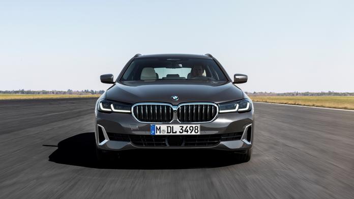 Policie nasadí na dálnice místo superbů utajená BMW. Půjdou hůř poznat!