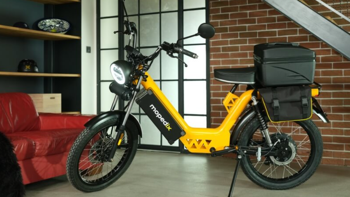Český výrobce představil "novou babettu". Jako moped pro 21. století