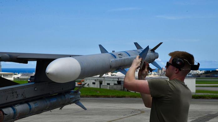 Dům v Polsku údajně nezasáhl ruský dron, ale polská raketa. Úřady mlčí