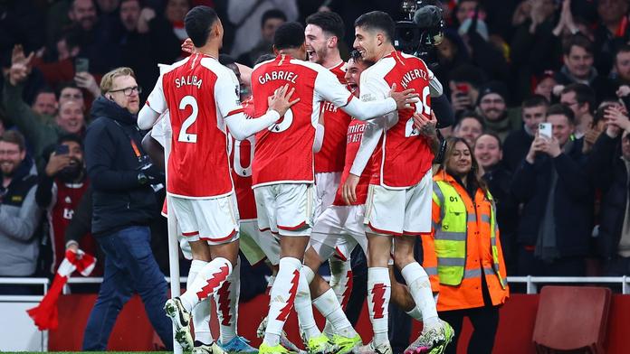 Arsenal si smlsnul na Newcastlu. Manchester City přetlačil Bournemouth