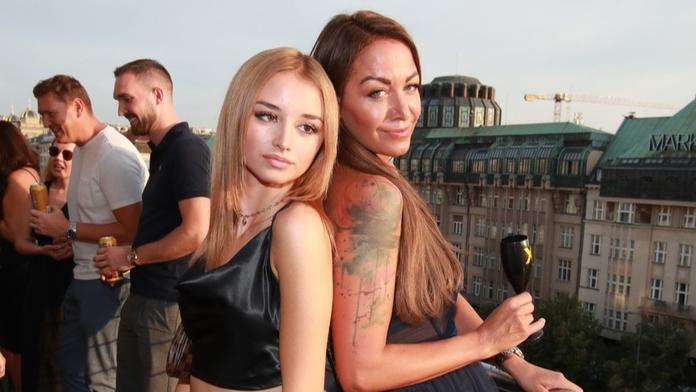 Kordula Stropnická s Agátou Hanychovou