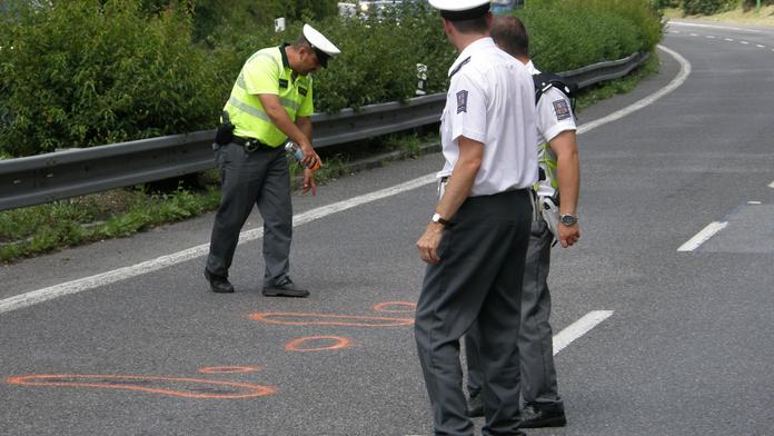Muže srazilo na frekventované silnici auto, na místě byl mrtvý