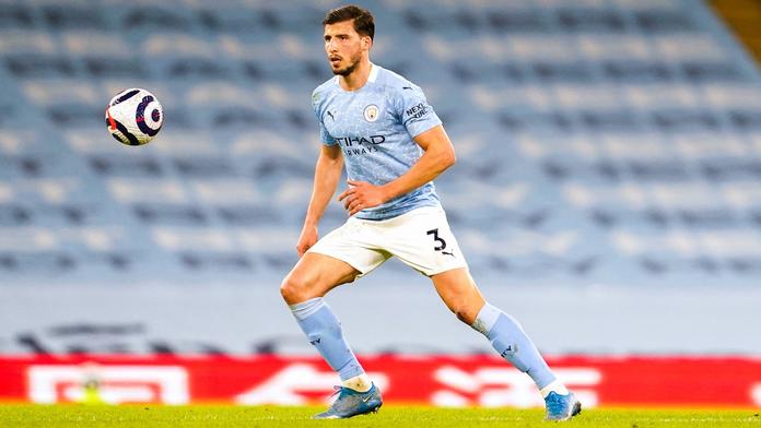 Souček má smůlu. Hráčem Premier League se stal portugalský obránce