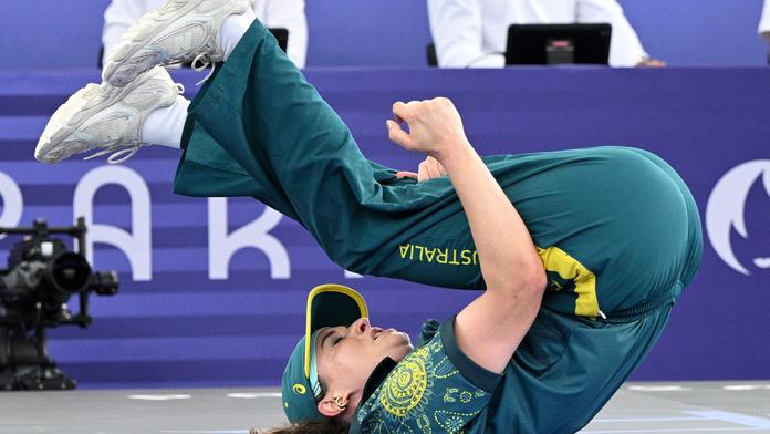 Virální breakdancerka z OH končí, neunesla tlak na internetu