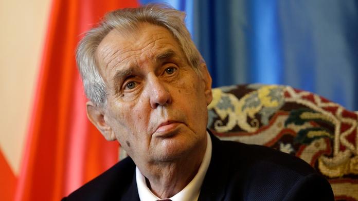 Zeman by Rakušana odvolal. Zagorové udělí in memoriam vyznamenání
