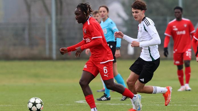 Mladý fotbalista přežil horor. Po útoku nožem bojoval o život