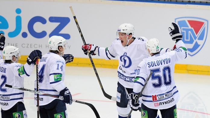 Zkažené vánoce: Ruského hokejistu stálo objetí statisíce