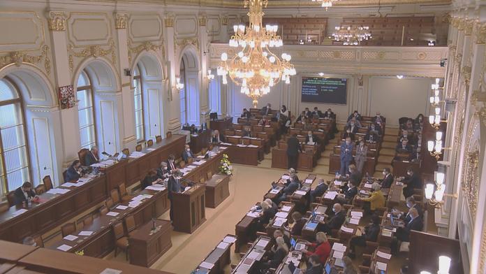 Poslanci navrhli vyznamenat ředitele BIS Koudelku, Mašíni neprošli